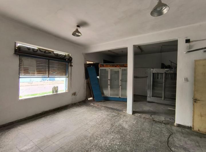 Local comercial · 77m² · 4 Ambientes