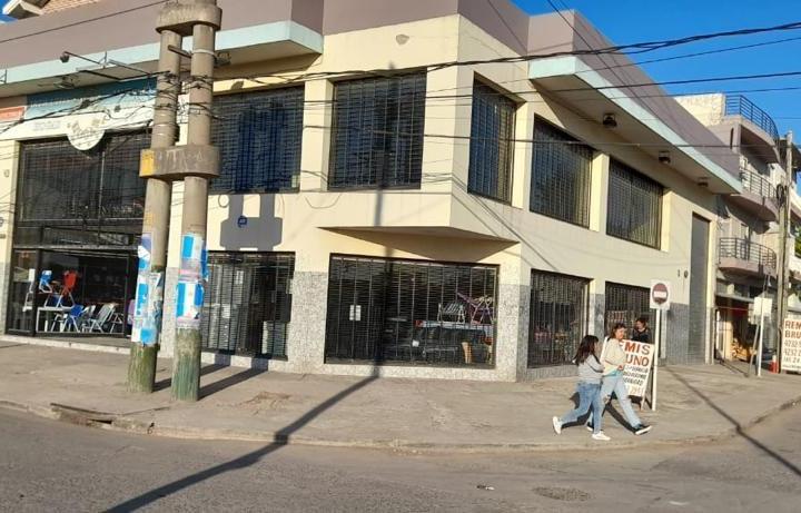 Local comercial · 700m²