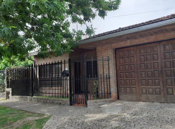 Casa · 200m² · 4 Ambientes · 1 Cochera