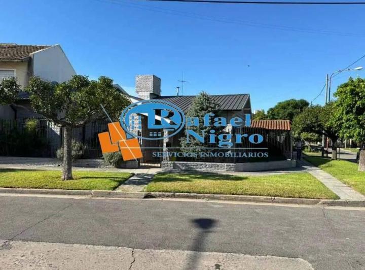 Casa · 200m² · 5 Ambientes · 1 Cochera