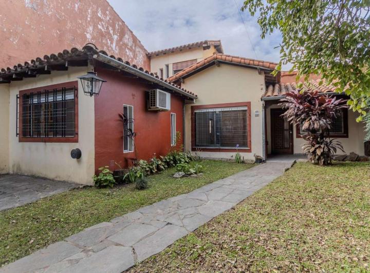 Casa · 126m² · 4 Ambientes · 2 Cocheras
