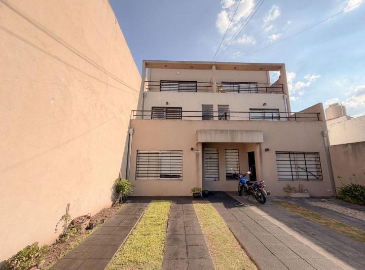 Casa · 120m² · 4 Ambientes · 1 Cochera