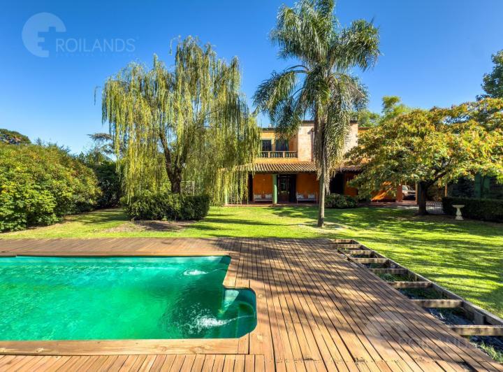 Casa · 298m² · 5 Ambientes · 3 Cocheras