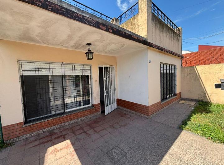 Casa · 100m² · 6 Ambientes · 1 Cochera