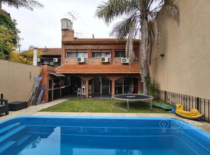 Casa · 252m² · 4 Ambientes · 2 Cocheras
