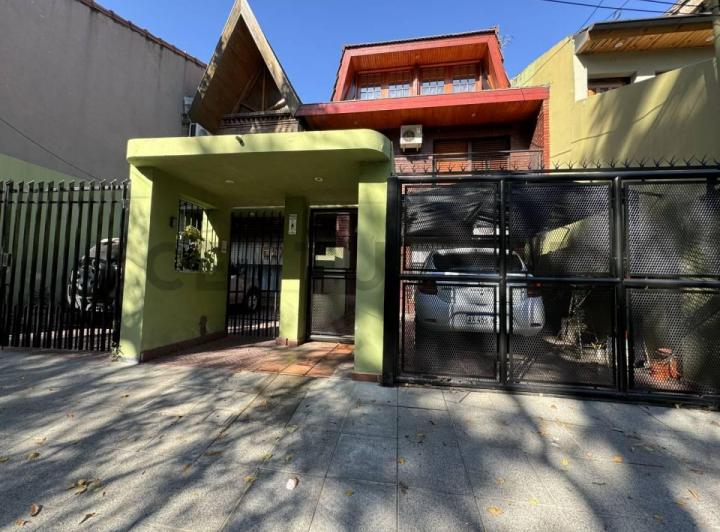 Casa · 153m² · 4 Ambientes · 1 Cochera