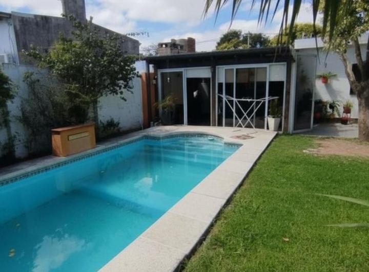 Casa · 248m² · 4 Dormitorios · 1 Cochera