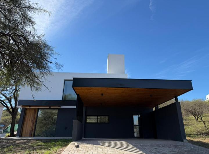 Casa · 200m² · 3 Ambientes