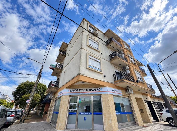 Departamento · 40m² · 2 Ambientes · 1 Cochera