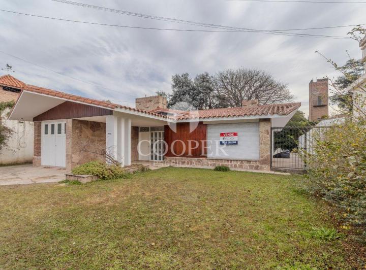 Casa · 230m² · 5 Ambientes · 1 Cochera