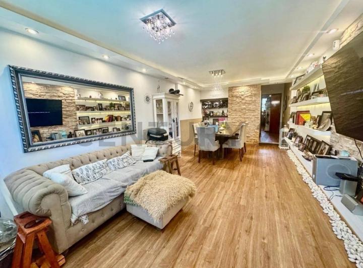 Casa · 145m² · 4 Ambientes · 1 Cochera