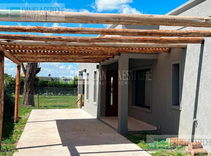 Casa · 125m² · 4 Ambientes · 2 Cocheras