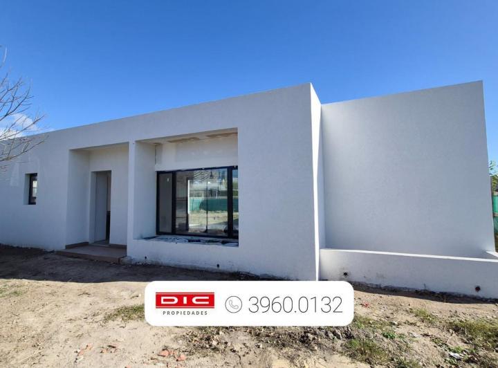 Casa · 140m² · 4 Ambientes · 1 Cochera