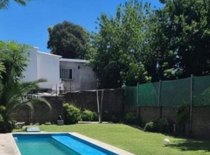 Casa · 200m² · 4 Ambientes · 3 Cocheras