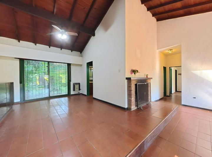 Casa · 141m² · 4 Ambientes · 2 Cocheras