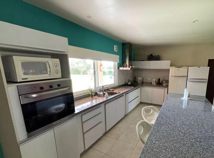 Casa · 212m² · 3 Ambientes · 1 Cochera