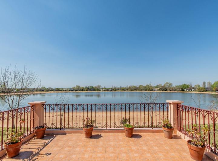 Casa · 240m² · 5 Ambientes