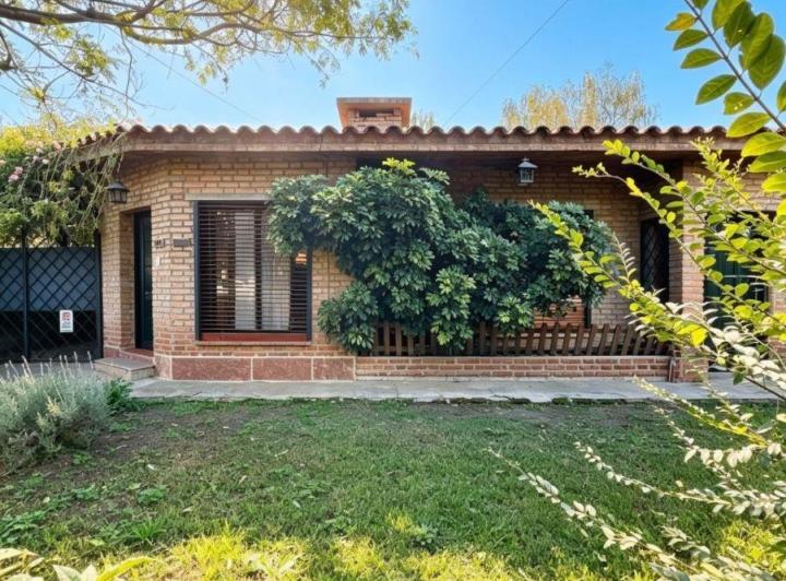 Casa · 150m² · 5 Ambientes · 2 Cocheras