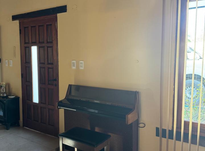 Casa · 240m² · 2 Dormitorios · 1 Cochera