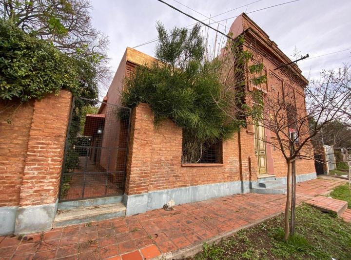 Casa · 272m² · 5 Ambientes · 3 Cocheras