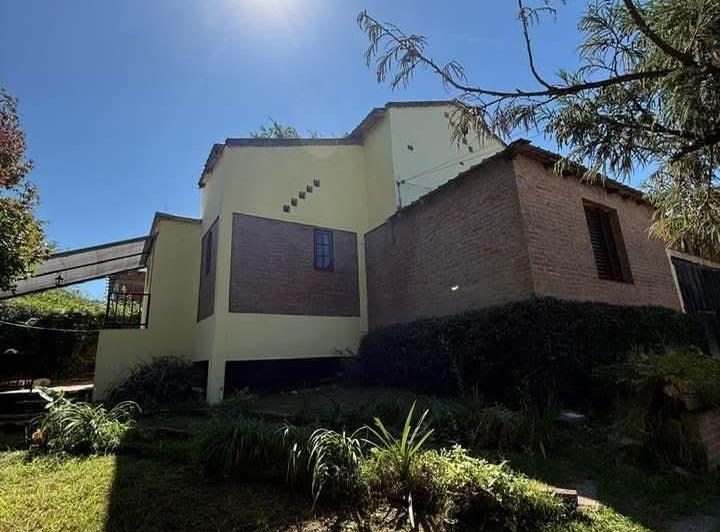 Casa · 150m² · 4 Ambientes · 2 Cocheras