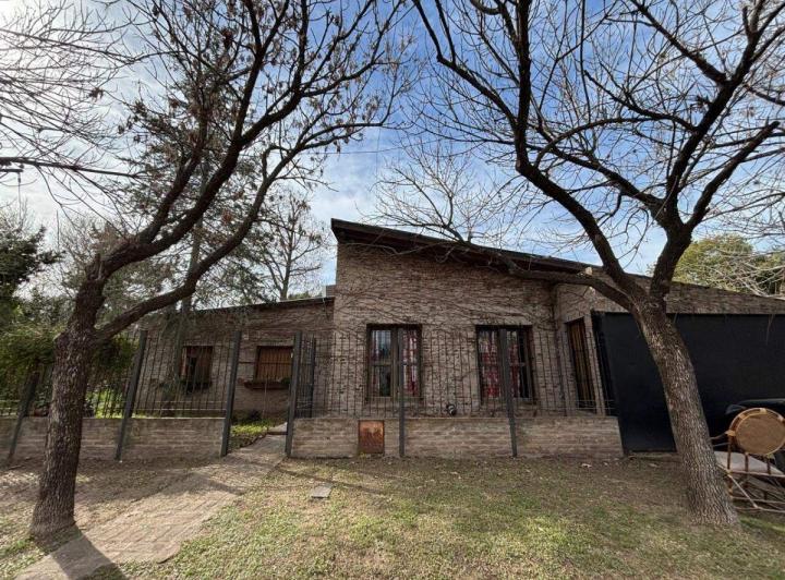 Casa · 90m² · 5 Ambientes · 1 Cochera
