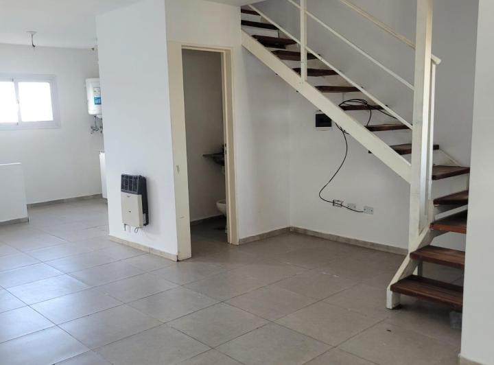 Casa · 80m² · 3 Ambientes · 1 Cochera