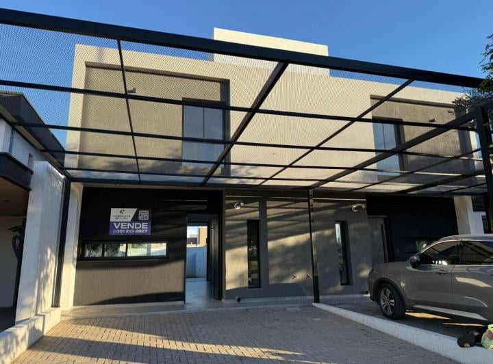 Casa · 140m² · 3 Ambientes · 2 Cocheras