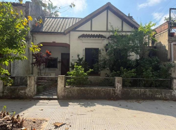 Terreno · 150m² · 4 Ambientes · 1 Cochera