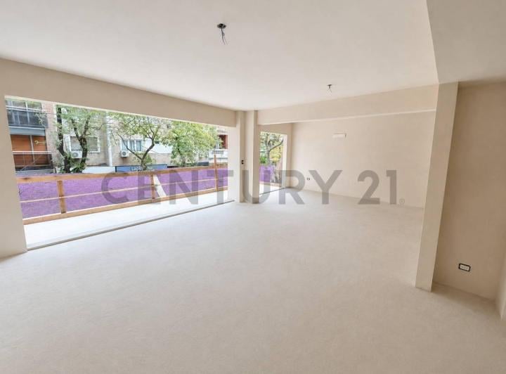 Departamento · 230m² · 5 Ambientes · 1 Cochera