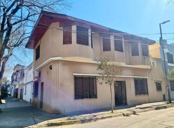 Casa · 198m² · 6 Ambientes