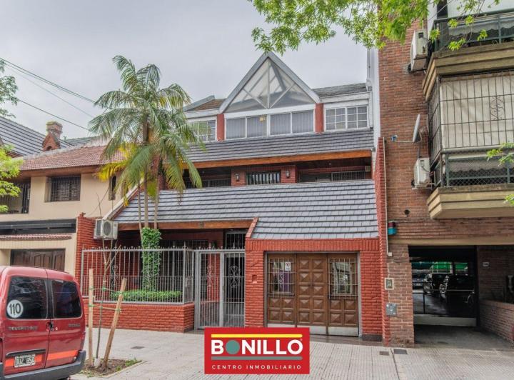Casa · 290m² · 5 Ambientes · 1 Cochera