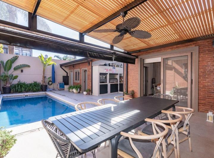 Casa · 225m² · 5 Ambientes · 1 Cochera