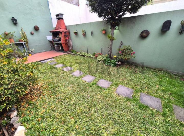 Casa · 99m² · 4 Ambientes · 1 Cochera