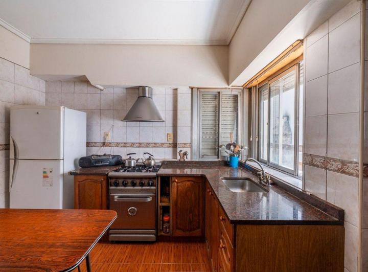 Casa · 210m² · 6 Ambientes · 1 Cochera