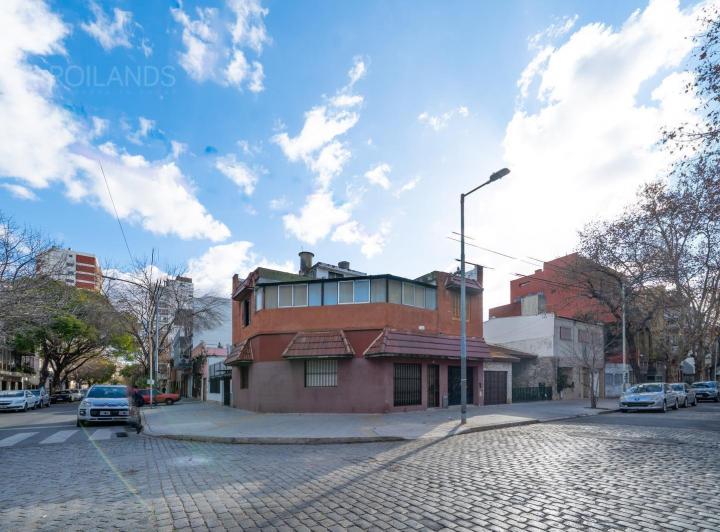 Casa · 212m² · 7 Ambientes · 1 Cochera