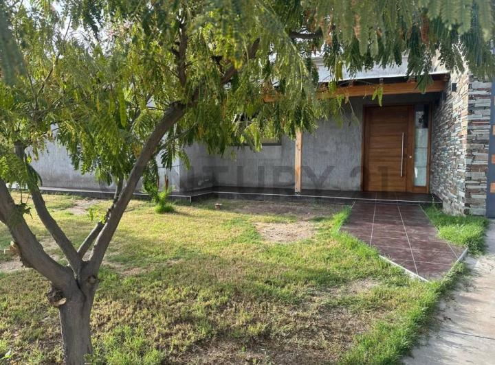 Casa · 220m² · 6 Ambientes · 1 Cochera