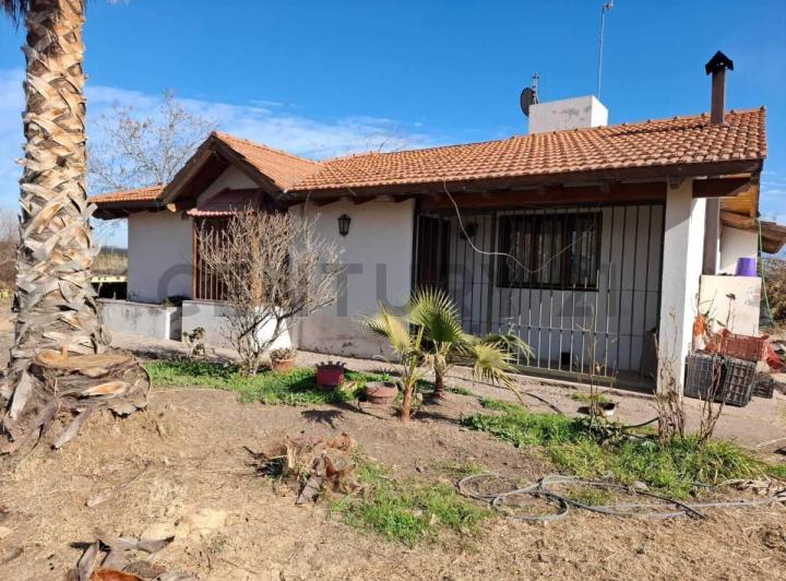 Bodega-Galpón · 80m² · 4 Ambientes · 2 Cocheras