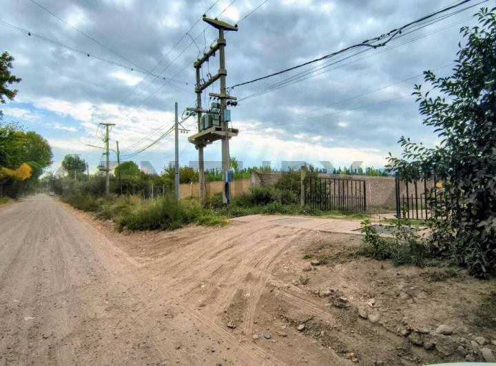 Terreno · 8300m²
