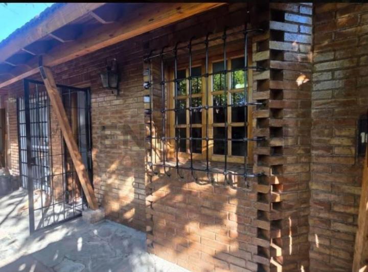Casa · 204m² · 5 Ambientes · 2 Cocheras