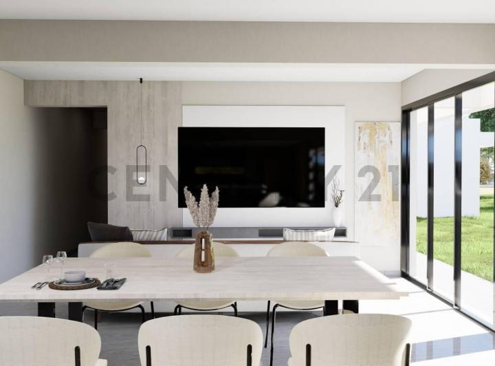 Casa · 120m² · 4 Ambientes · 2 Cocheras