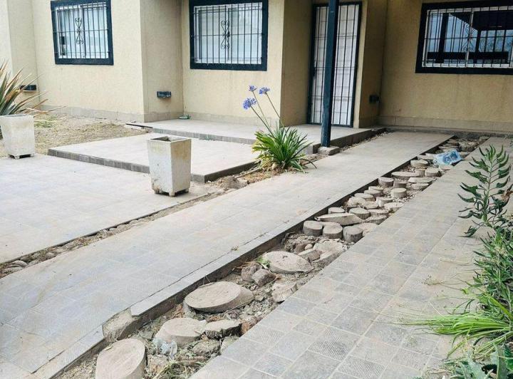 Casa · 120m² · 3 Ambientes · 2 Cocheras