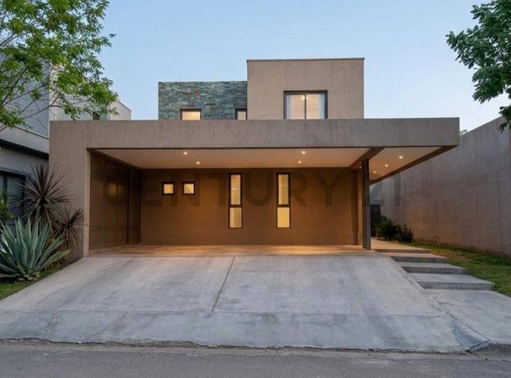 Casa · 315m² · 4 Dormitorios · 2 Cocheras