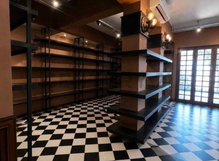 Local comercial · 160m² · 5 Ambientes