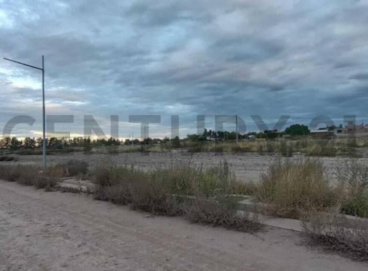 Terreno · 300m²