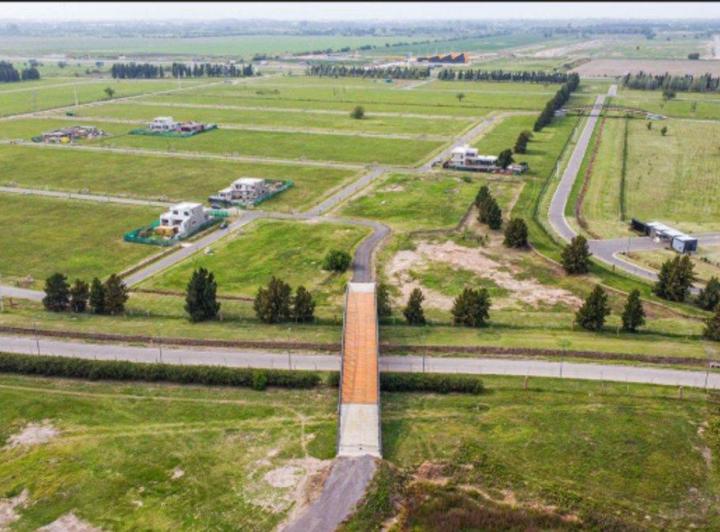 Terreno · 830m²