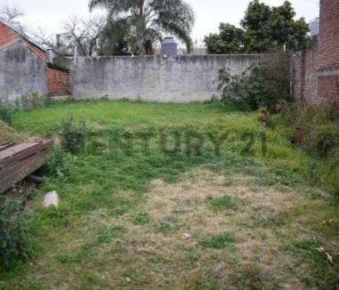 Terreno · 587m²