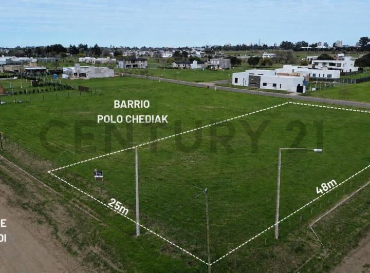 Terreno · 1221m²