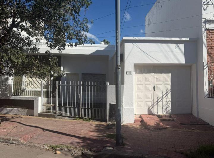 Casa · 114m² · 8 Ambientes · 1 Cochera