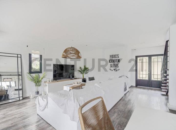 Casa · 170m² · 5 Ambientes · 5 Cocheras